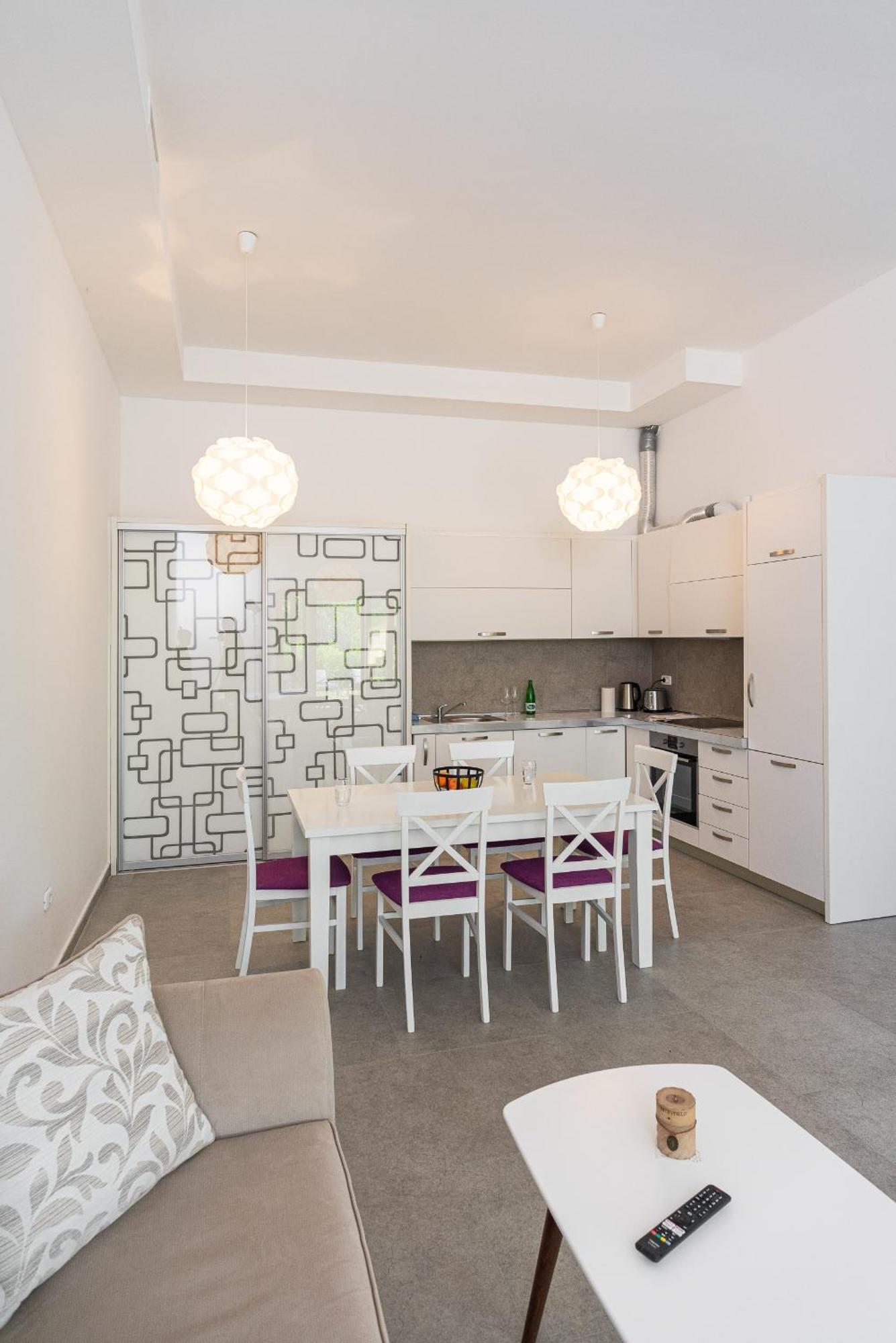 Vertmont Apartments สเวติ สเตฟาน ห้อง รูปภาพ
